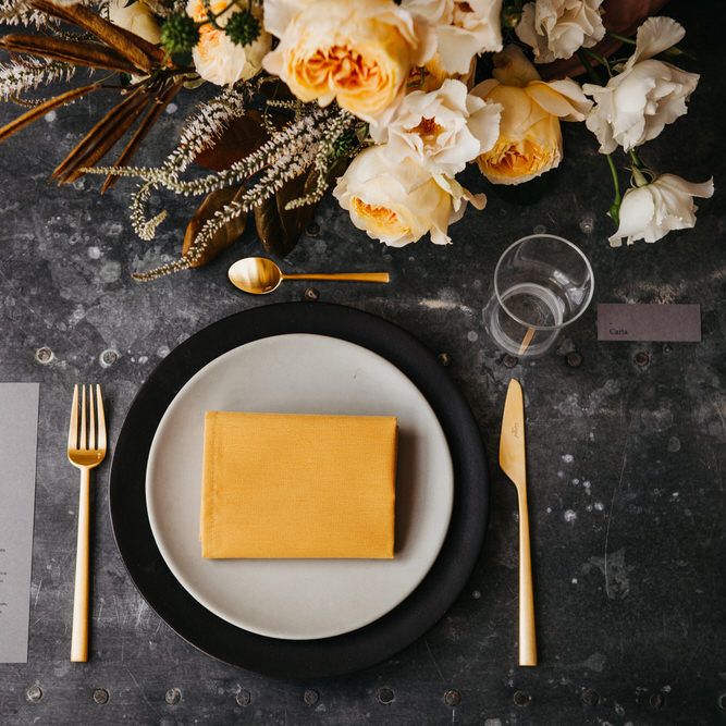 Elegant & Minimal Autumnal Wedding Inspiration