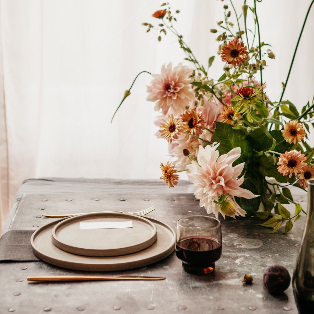 Understated Urban Elegance | Stylish & Contemporary Styling For The Modern Bride By Hilde. Stories | Images By Claudia Gödke