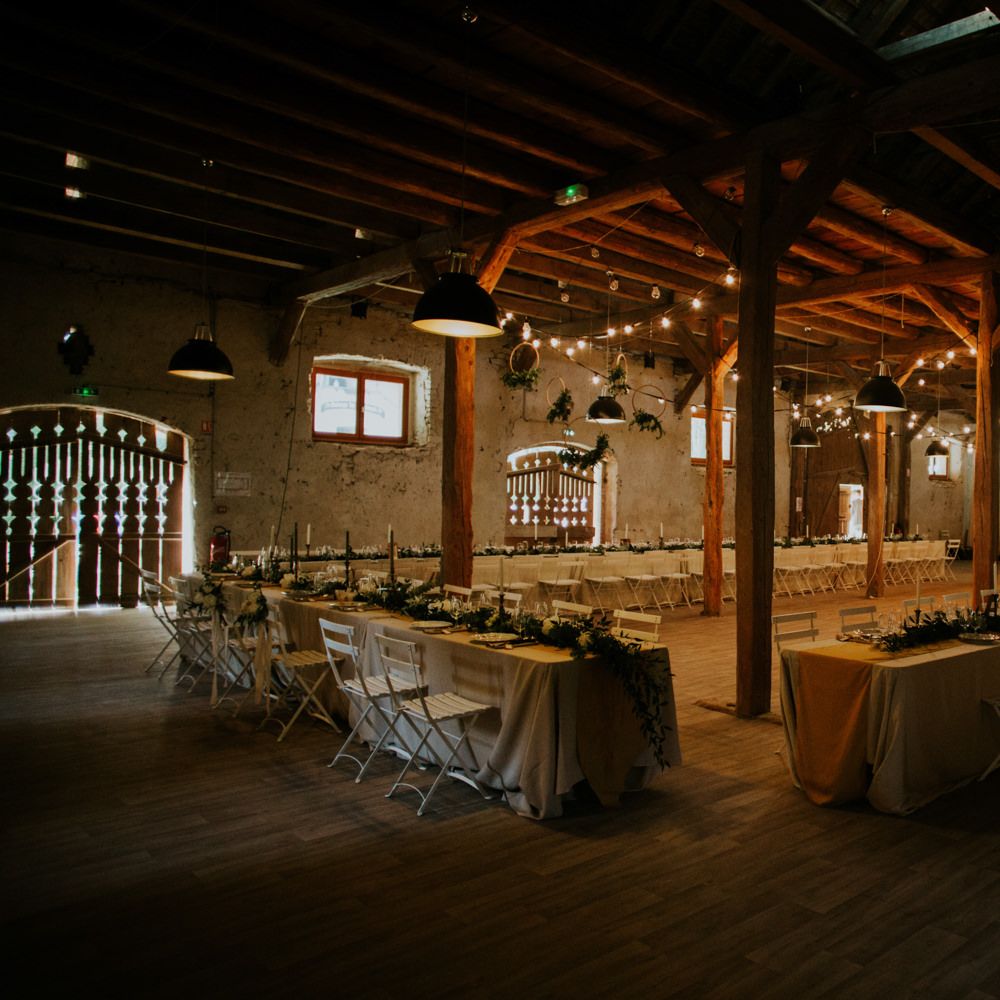 Rustic Barn Wedding Reception | Chic Rustic French Wedding at Le Morimont Styled by Féelicité | Photography by Chloe