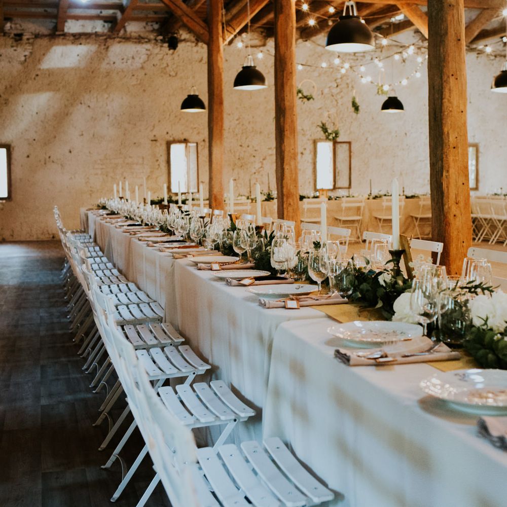 Rustic Tablescape | Chic Rustic French Wedding at Le Morimont Styled by Féelicité | Photography by Chloe