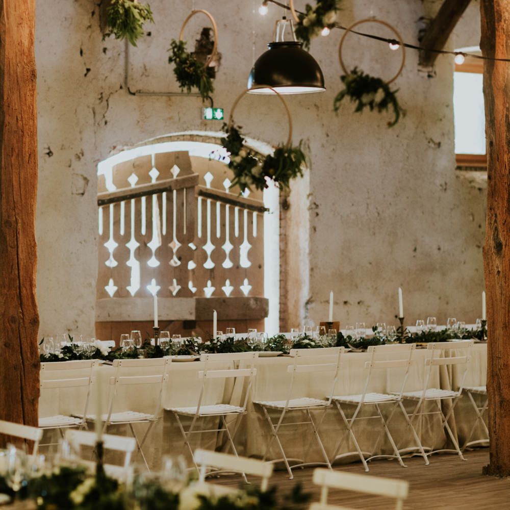 Rustic Wedding Reception Decor | Chic Rustic French Wedding at Le Morimont Styled by Féelicité | Photography by Chloe