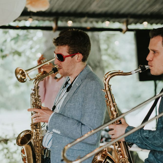 Live Music Wedding Entertainment | Outdoor Woodland Wedding at The Dreys in Kent | Fern Edwards Photography