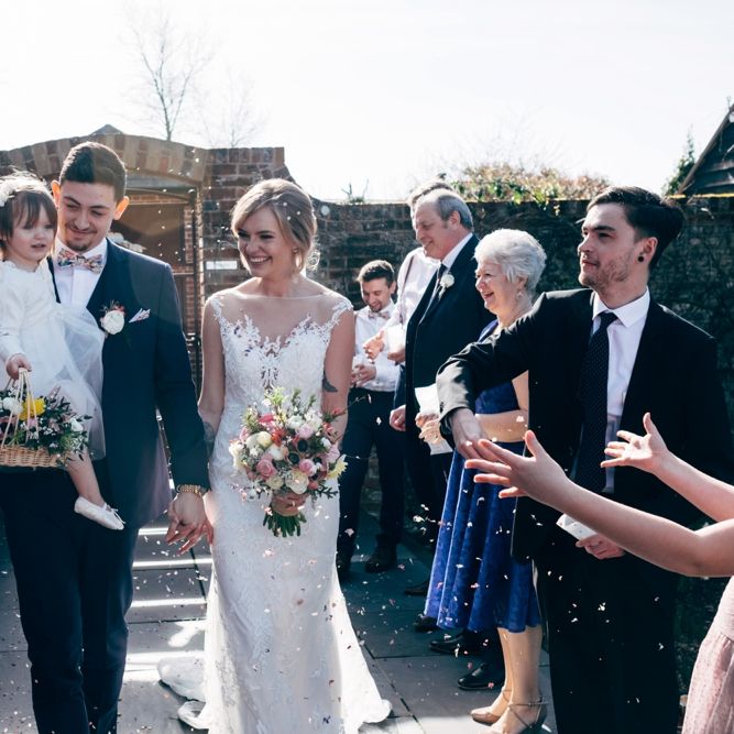 Family Confetti Moment | Dale Weeks Photography