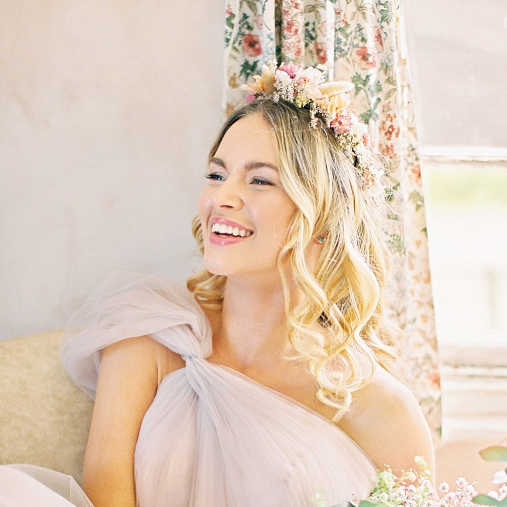 Pastel Bridesmaids Dresses For Stylish Modern Bridesmaids // Affordable Luxury, Bridesmaids & Occassion Dresses
