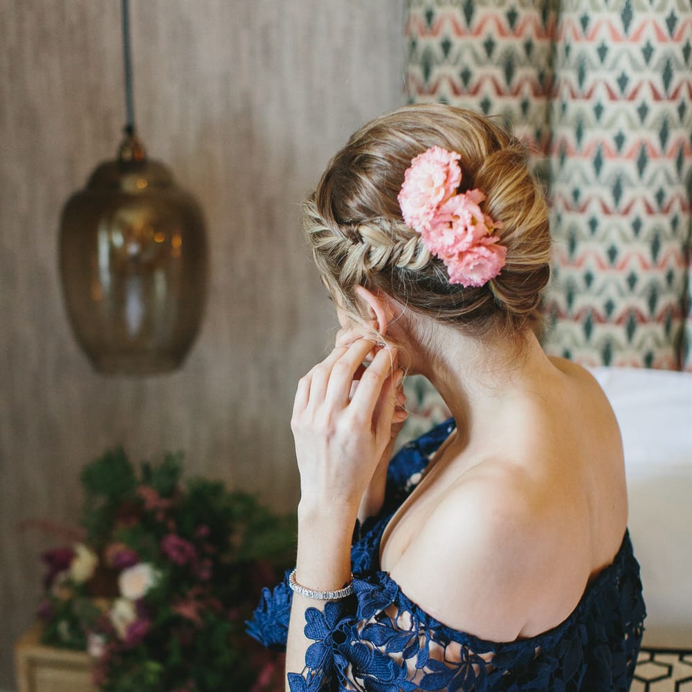 <a href="https://www.coast stores.com/p/izel bardot maxi/1908420?utm_source=Rock_my_wedding2&utm_medium=social&utm_campaign=blog_post&utm_content=izeldress" rel="noopener" target="_blank">Izel Barot Maxi Dress By Coast</a>