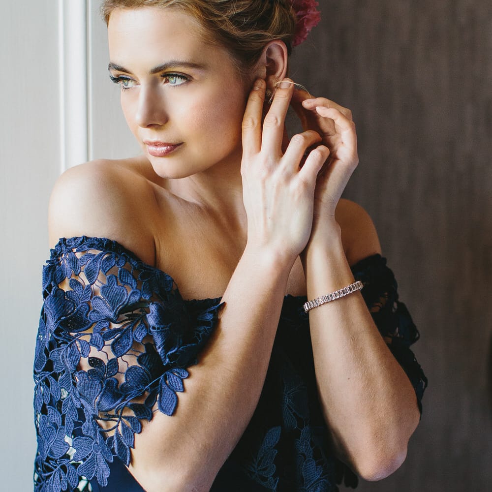 <a href="https://www.coast stores.com/p/izel bardot maxi/1908420?utm_source=Rock_my_wedding2&utm_medium=social&utm_campaign=blog_post&utm_content=izeldress" rel="noopener" target="_blank">Izel Barot Maxi Dress By Coast</a>