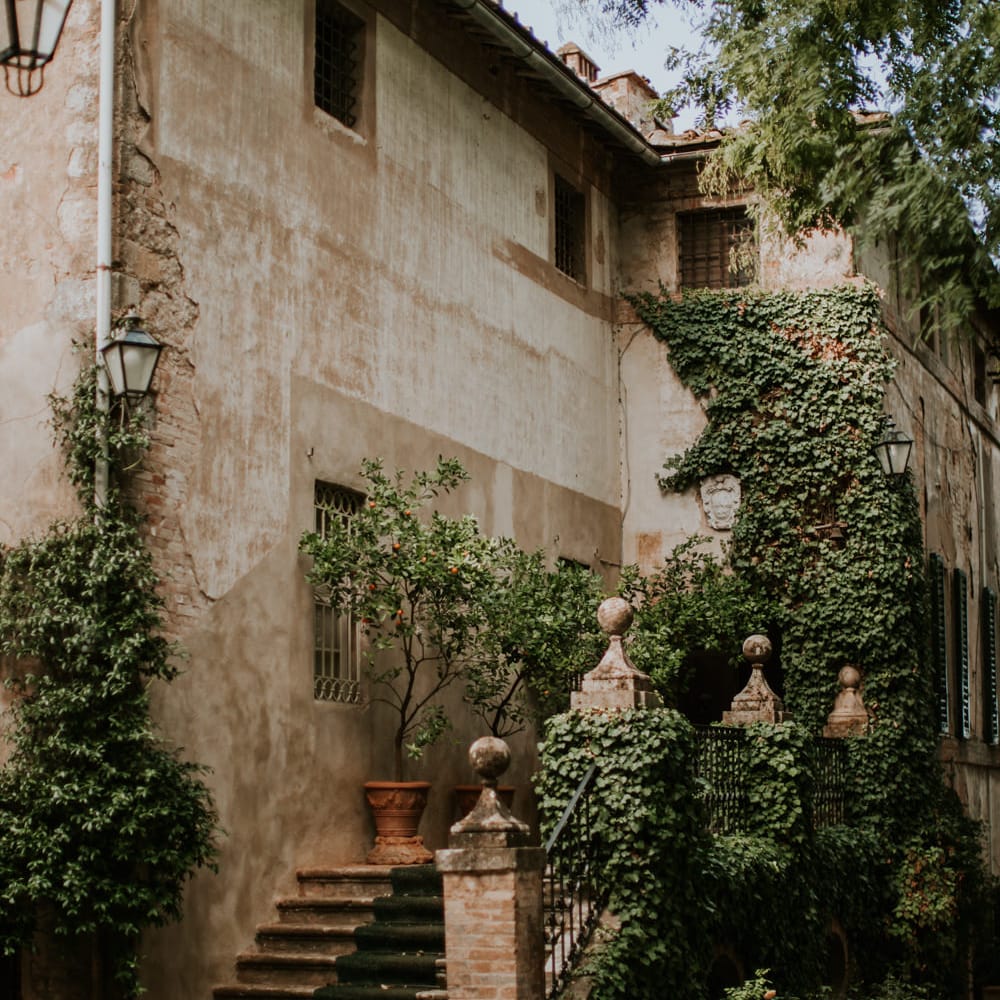 Elegant Italian Destination Wedding in Tuscan Hills Planned by Romeo & Juliet Weddings | D&A Photography | Ben Walton Films
