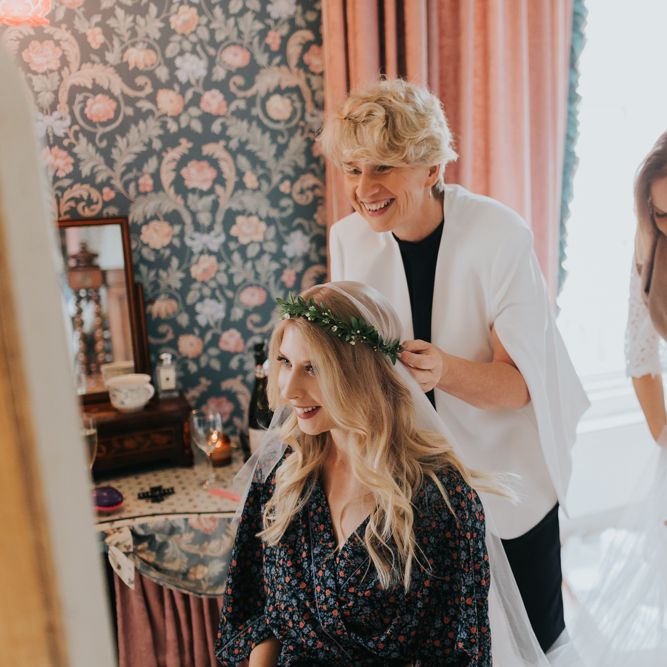 Bridal Preparations | Classic Wedding at Yeldersley Hall in Derbyshire | Luis Calow Photography