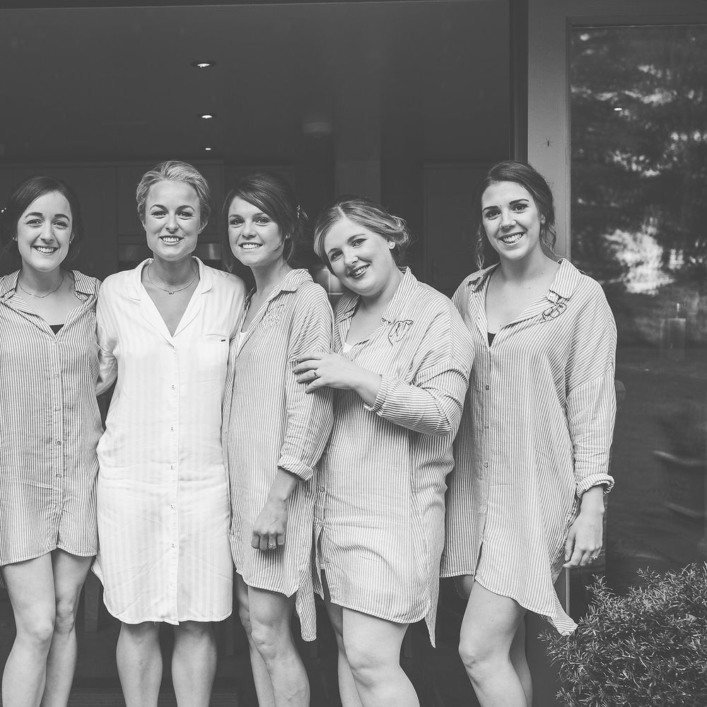 Bride & Bridesmaids Getting Ready