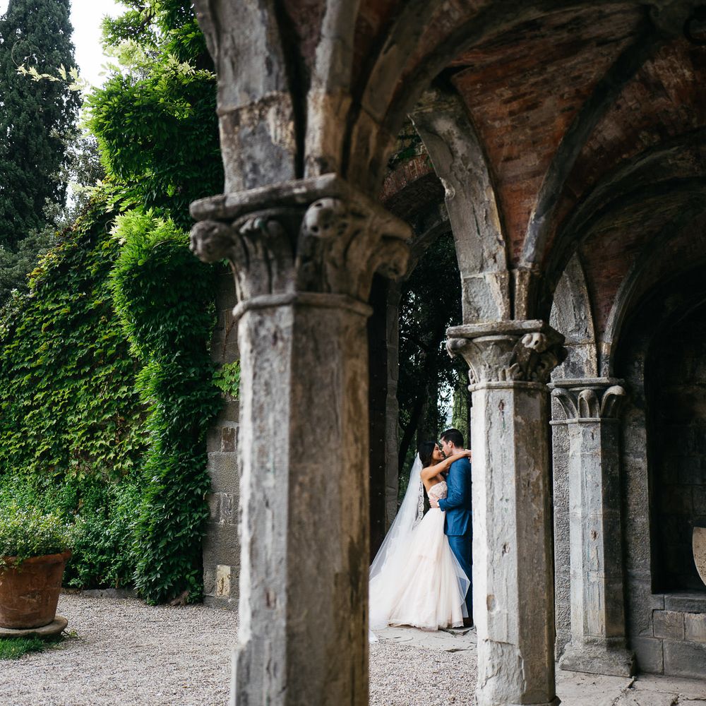 Bride in Modern Trousseau Eveline Wedding Dress | Groom in Suit Supply | Stefano Santucci Studio Photography | Second Shooter Giuseppe Marano | Gattotigre Films