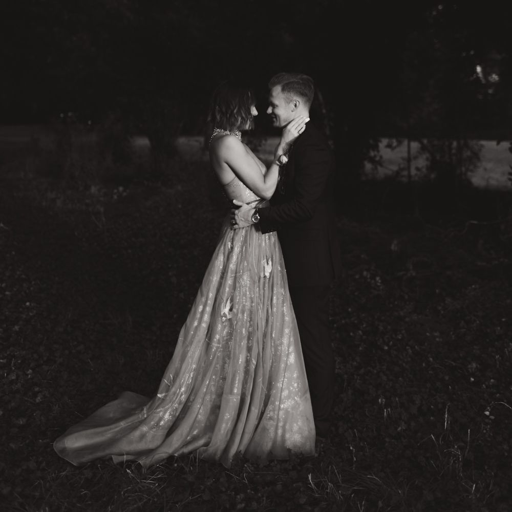 Romantic Bride & Groom Portrait