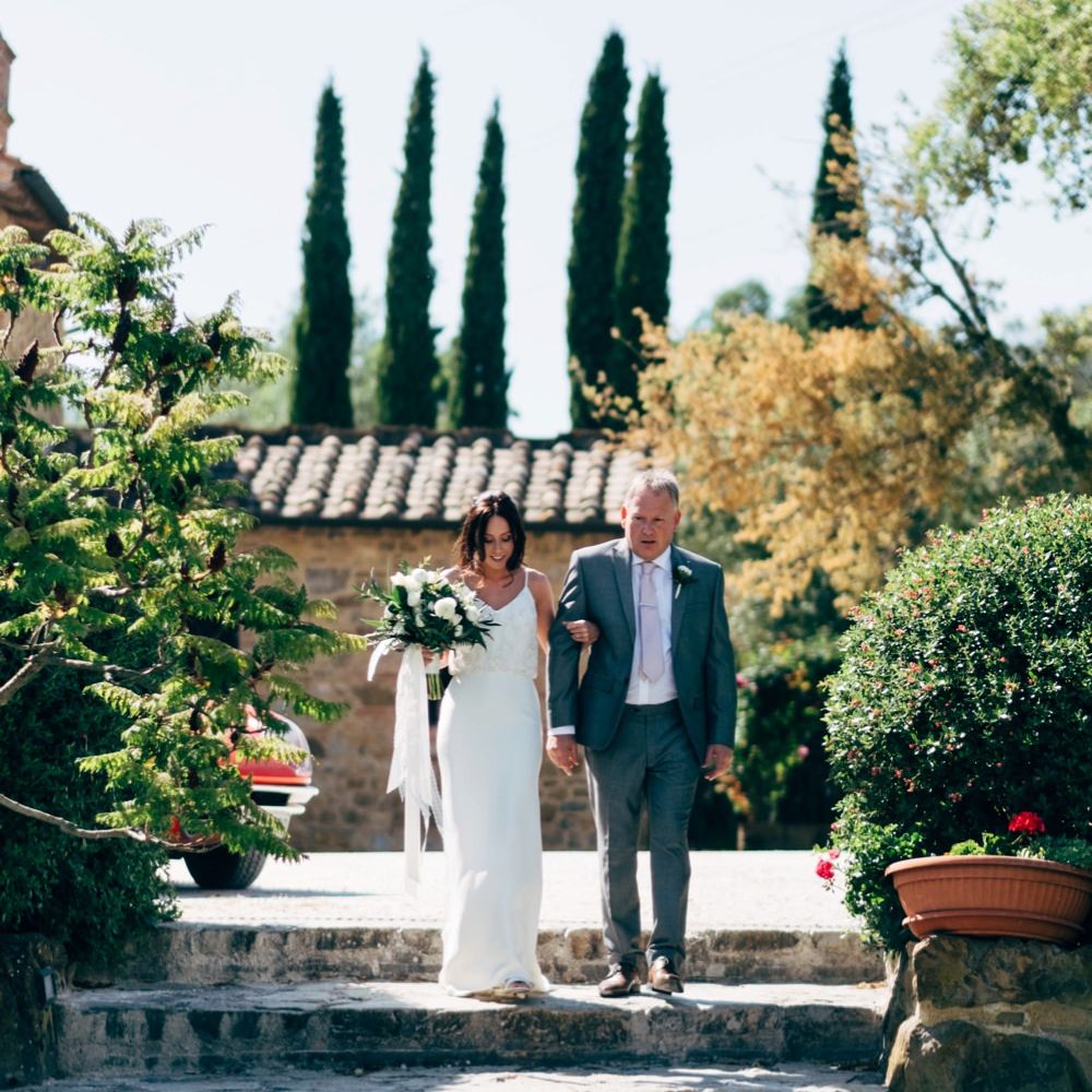 Real Bride in Sarah Seven Wedding Dress | Outdoor Intimate Wedding at Casa Cornacchi in Tuscany, Italy | Dale Weeks Photography