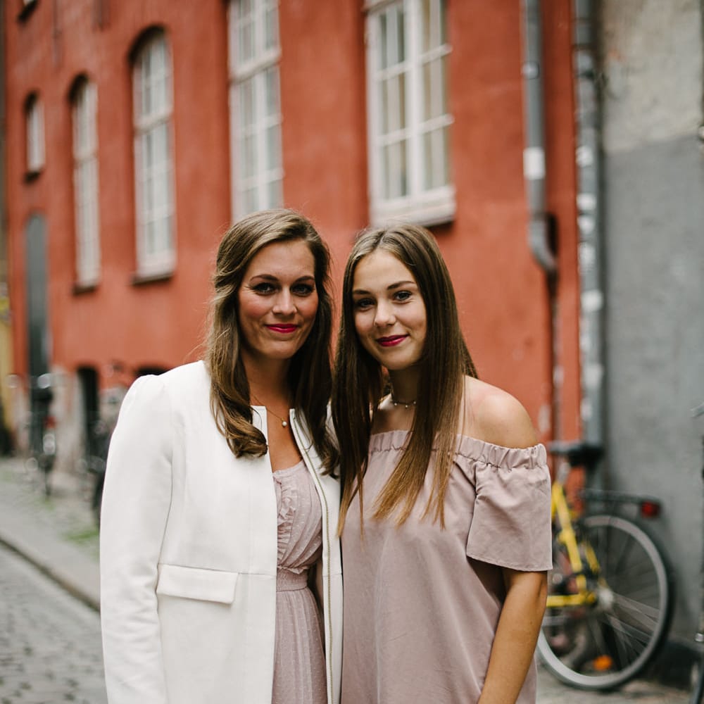 Stylish City Hall, Copenhagen, Elopement by Rochelle Coote Photography
