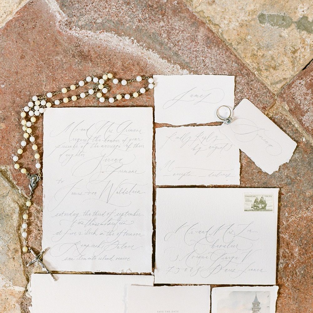 Creative Direction by <a href="https://www.averybelovedwedding.com/" target="_blank">A Very Beloved Wedding</a> | Images by <a href="https://www.sandraaberg.com/weddings/" target="_blank">Sandra Åberg Photography</a>