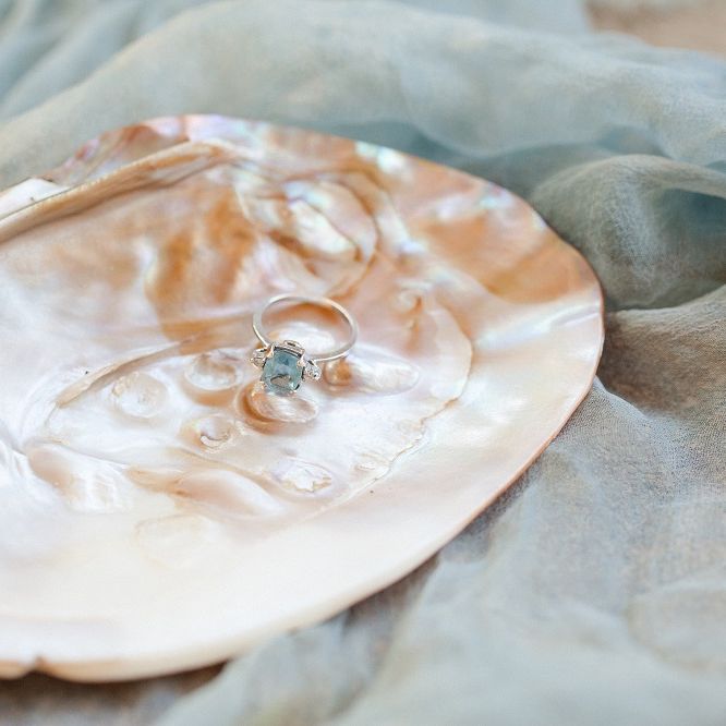 Creative Direction by <a href="https://www.averybelovedwedding.com/" target="_blank">A Very Beloved Wedding</a> | Images by <a href="https://www.sandraaberg.com/weddings/" target="_blank">Sandra Åberg Photography</a>