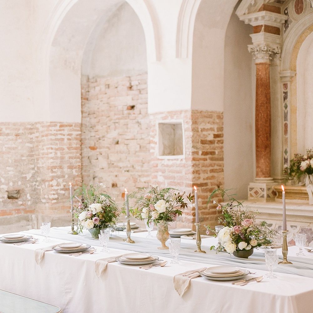 Creative Direction by <a href="https://www.averybelovedwedding.com/" target="_blank">A Very Beloved Wedding</a> | Images by <a href="https://www.sandraaberg.com/weddings/" target="_blank">Sandra Åberg Photography</a>