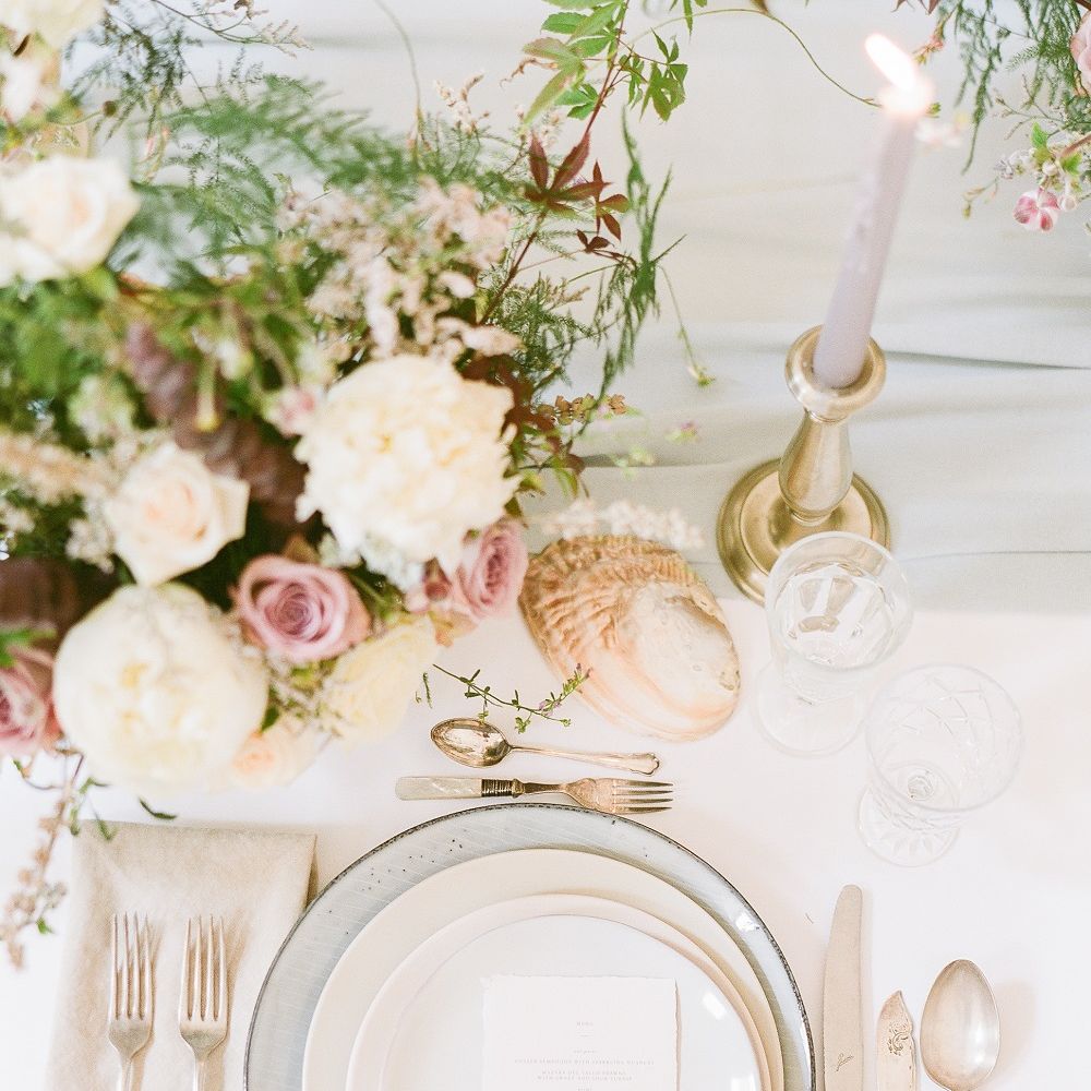Creative Direction by <a href="https://www.averybelovedwedding.com/" target="_blank">A Very Beloved Wedding</a> | Images by <a href="https://www.sandraaberg.com/weddings/" target="_blank">Sandra Åberg Photography</a>