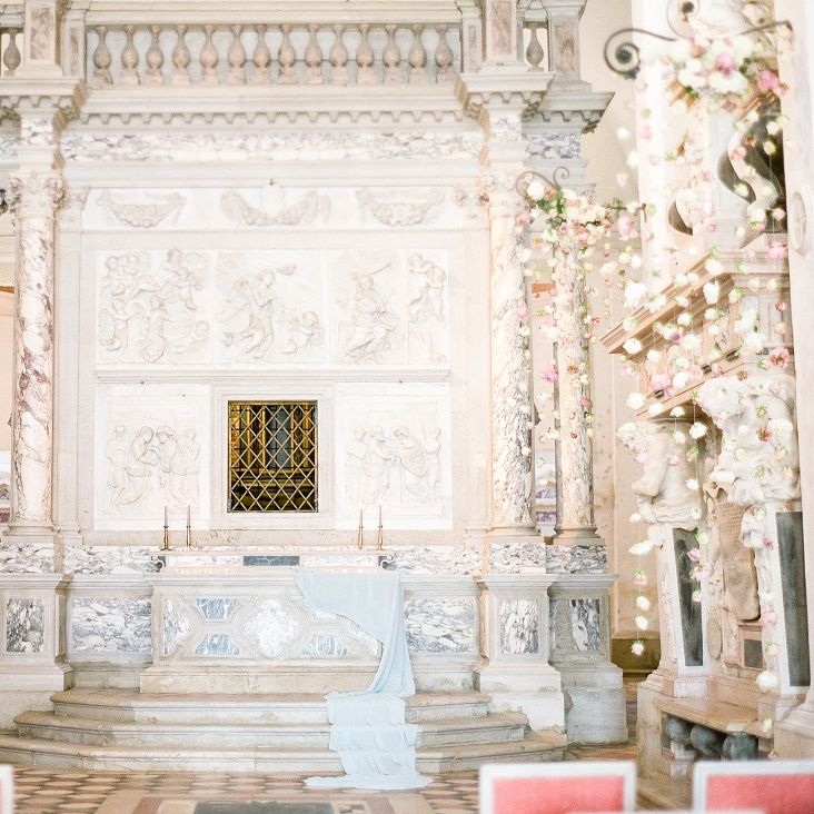 Creative Direction by <a href="https://www.averybelovedwedding.com/" target="_blank">A Very Beloved Wedding</a> | Images by <a href="https://www.sandraaberg.com/weddings/" target="_blank">Sandra Åberg Photography</a>