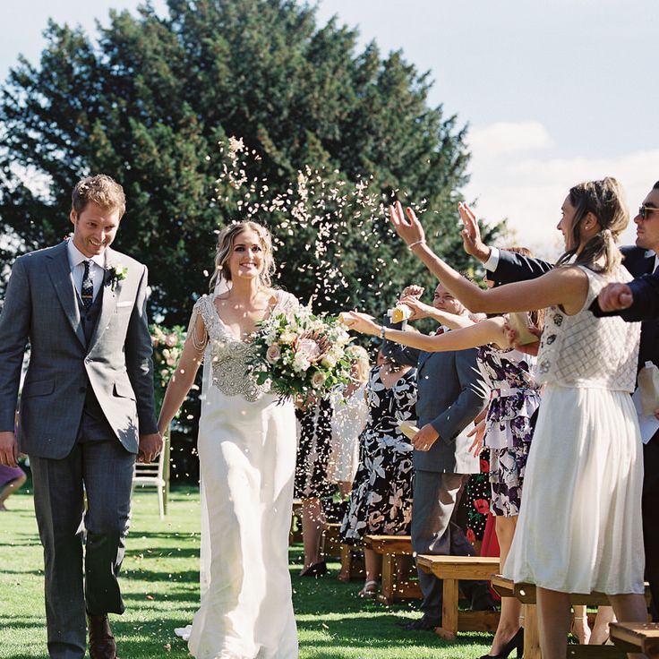 #crowedding Elmore Court outdoor ceremony