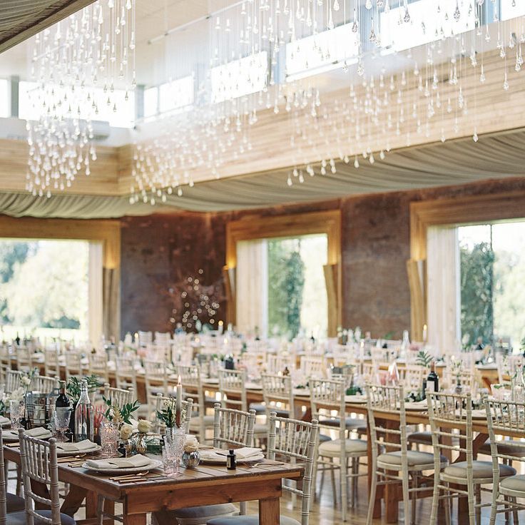 #crowedding Elmore Court The Gilly Flower