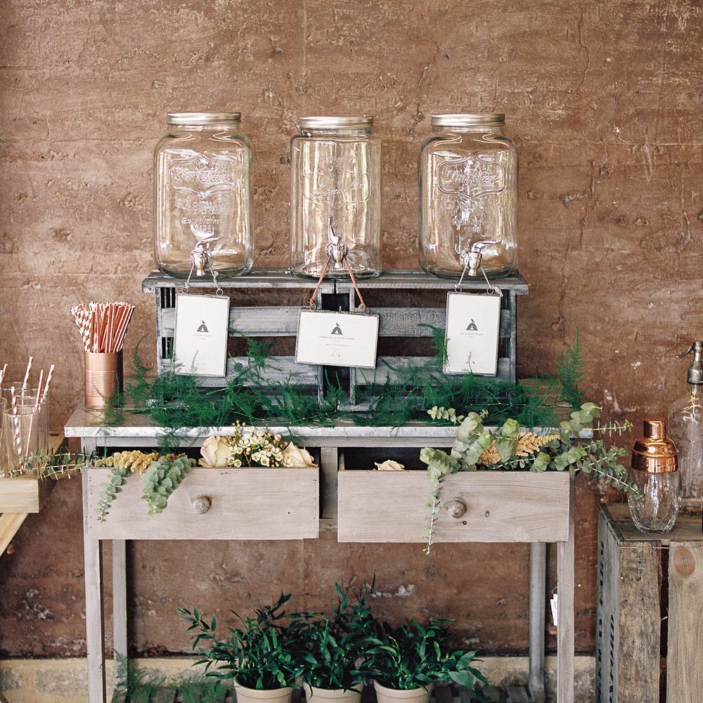 #crowedding Gin and cocktail bar