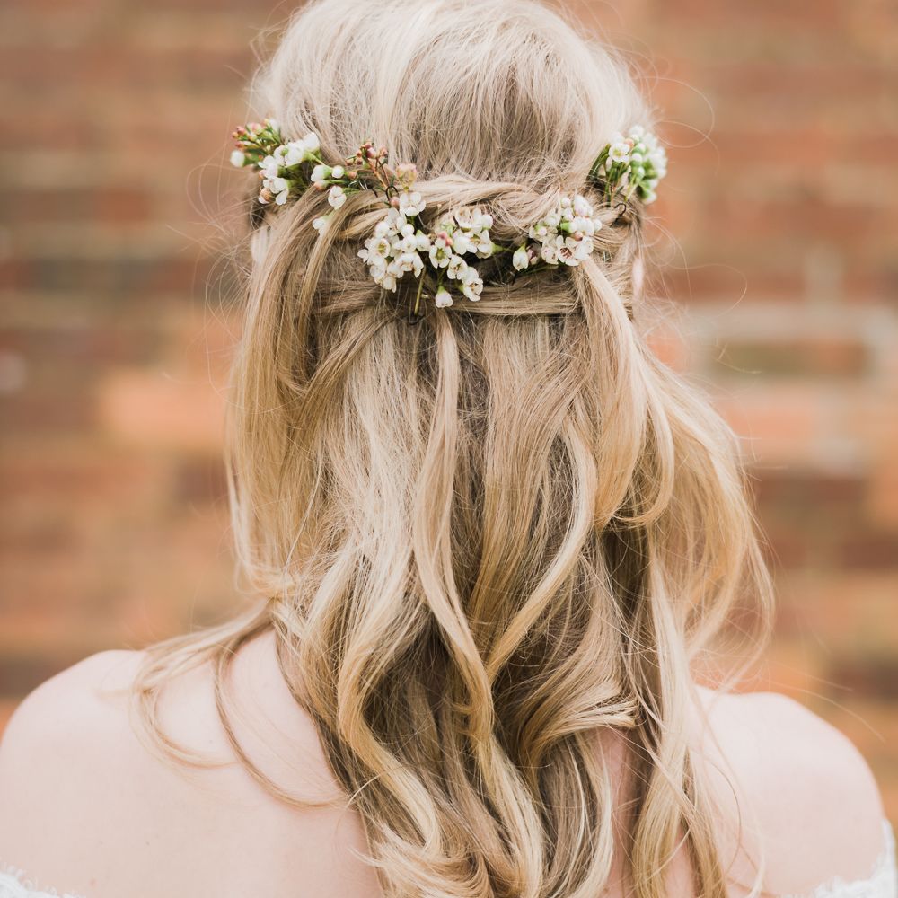 Tousled Bridal Hair With Fresh Flowers