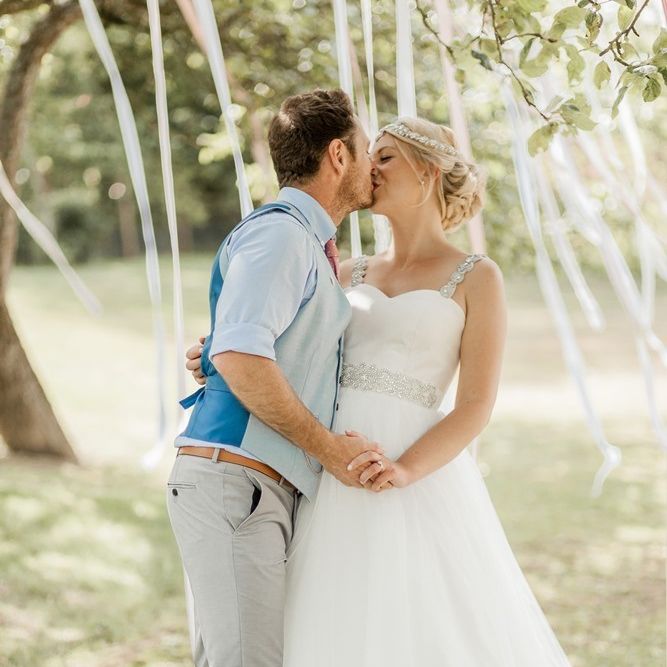 Images by <a href="https://www.naomikenton.com" target="_blank">Naomi Kenton</a>