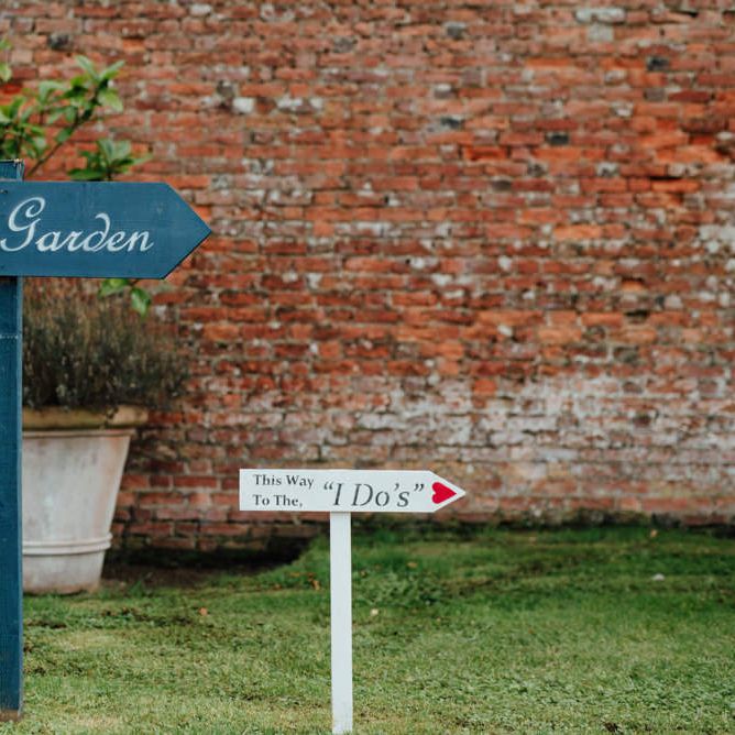 Wedding Signs | The Lou's Photography
