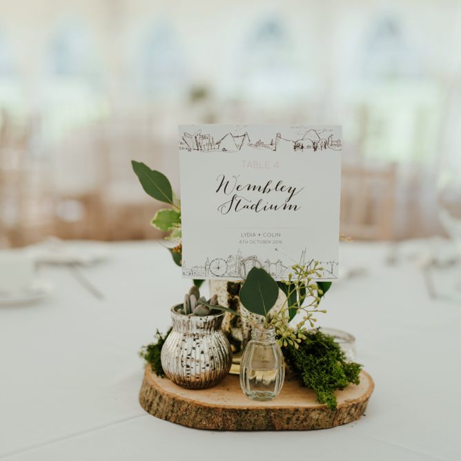Rustic Wood Slice Table Centrepiece | The Lou's Photography