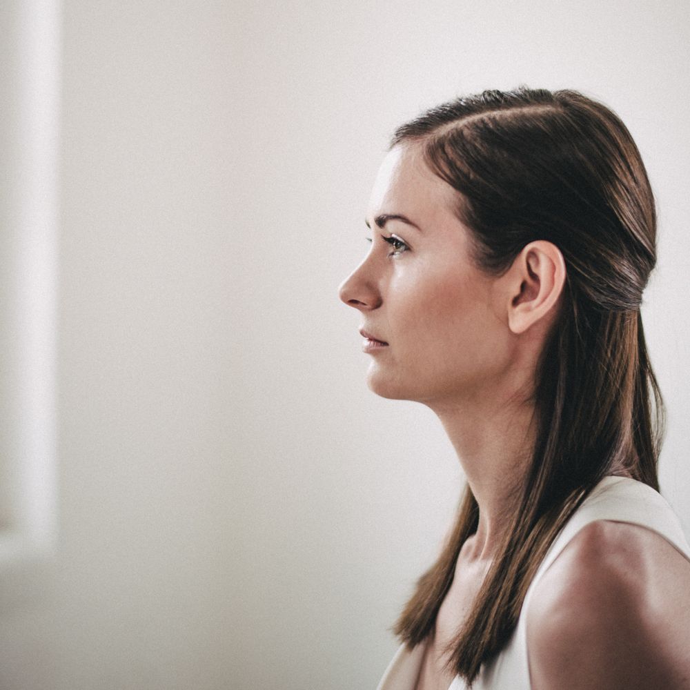 Minimal Elegant Bridal Inspiration Shoot With Ikebana Inspired Floral Arrangements By Kitten Grayson // Planned & Styled By Anemone Style // Images Genevieve Wedding Photography