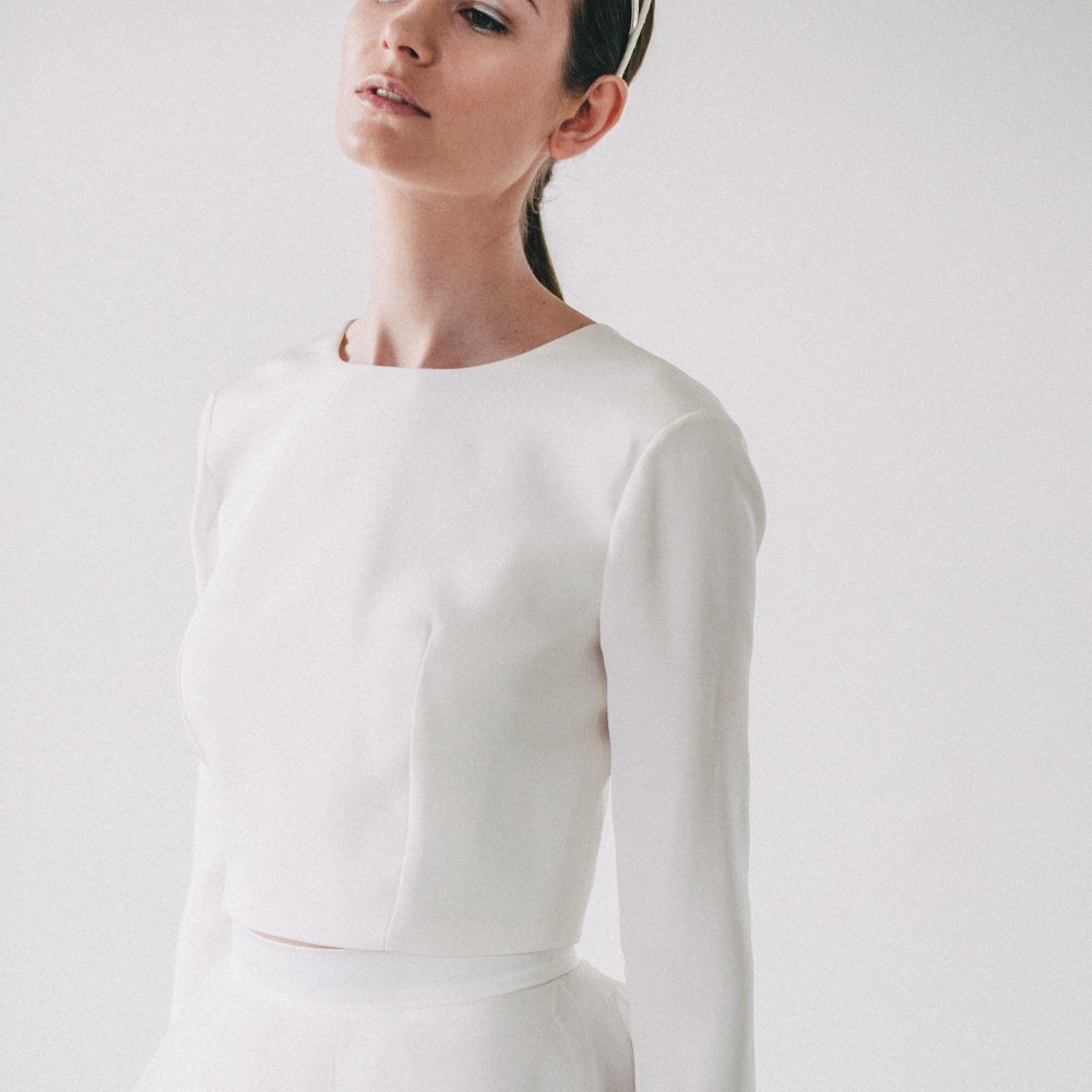 Minimal Elegant Bridal Inspiration Shoot With Ikebana Inspired Floral Arrangements By Kitten Grayson // Planned & Styled By Anemone Style // Images Genevieve Wedding Photography