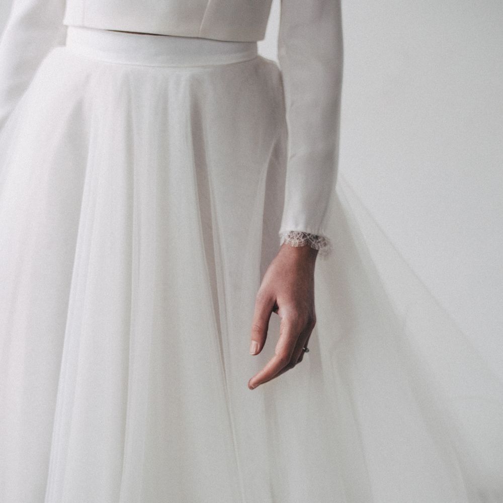 Minimal Elegant Bridal Inspiration Shoot With Ikebana Inspired Floral Arrangements By Kitten Grayson // Planned & Styled By Anemone Style // Images Genevieve Wedding Photography
