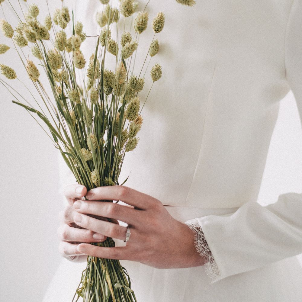 Dried Grass Wedding Bouquet // Minimal Elegant Bridal Inspiration Shoot With Ikebana Inspired Floral Arrangements By Kitten Grayson // Planned & Styled By Anemone Style // Images Genevieve Wedding Photography