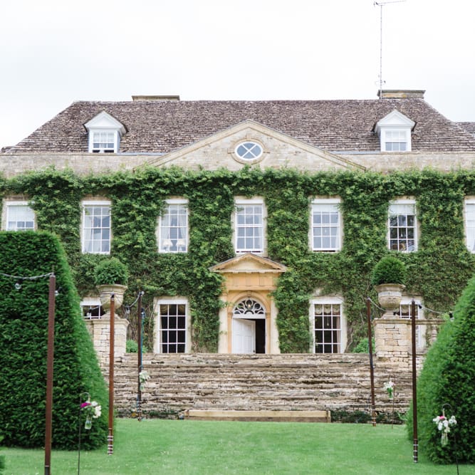 Beautiful Classic Wedding at Cornwell Manor | Lucy Davenport Photography