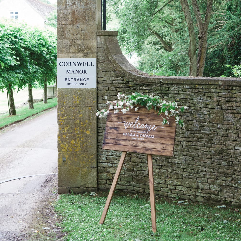 Wedding Welcome Sign | Beautiful Classic Wedding at Cornwell Manor | Lucy Davenport Photography