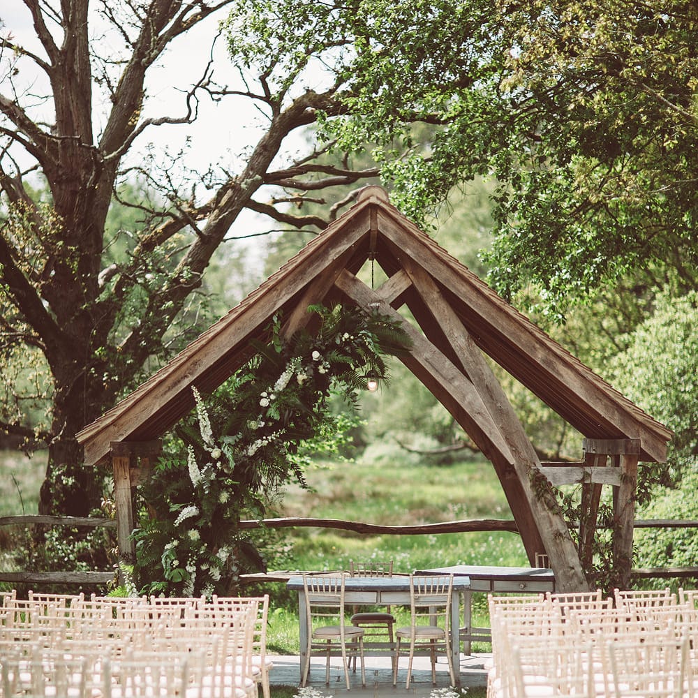 Botanical Outdoor Wedding at Millbridge Court | Lemonade Pictures