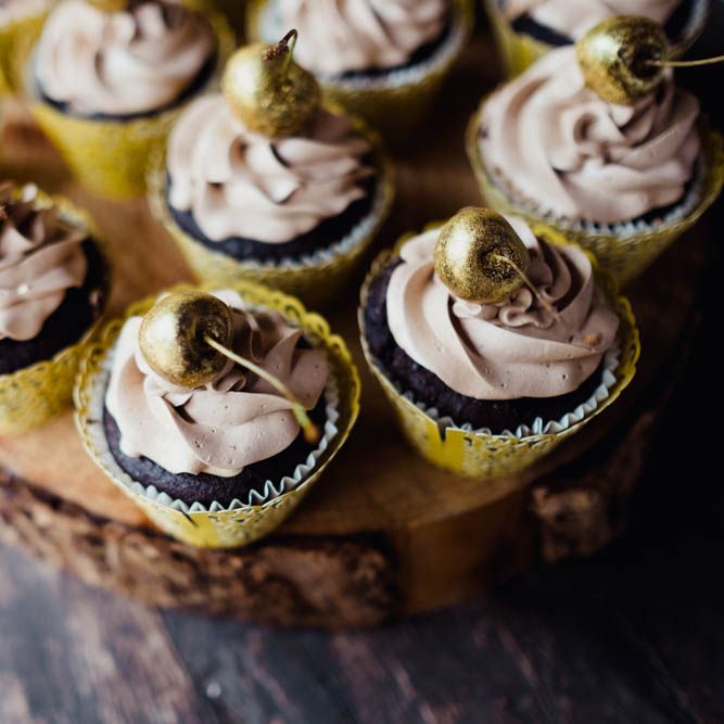 Cupcakes with Golden Cherries | Outdoor Wedding at Dewsall Court Oxfordshire | Claudia Rose Carter Photography | Costa Sister Productions