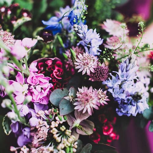 Image via <a href="https://theglamoroushousewife.com/2013/08/inspired by flowers" target="_blank">The Glamorous Housewife</a>