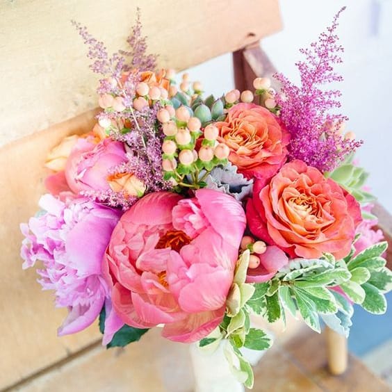 Image via <a href="https://www.alowcountrywed.com/blog2015best wedding bouquets.jpg" target="_blank">A Lowcountry Wedding</a>