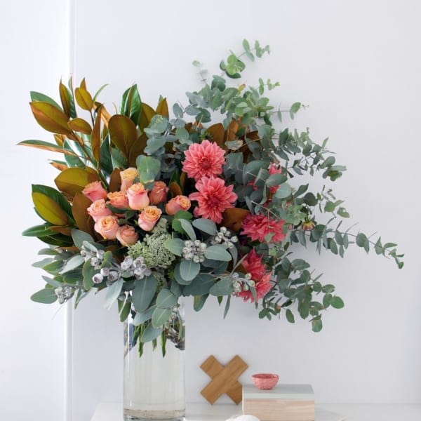 Image via <a href="https://www.we are scout.com/2016/03/arrange flowers step step fave local florist" target="_blank">We Are Scout</a>