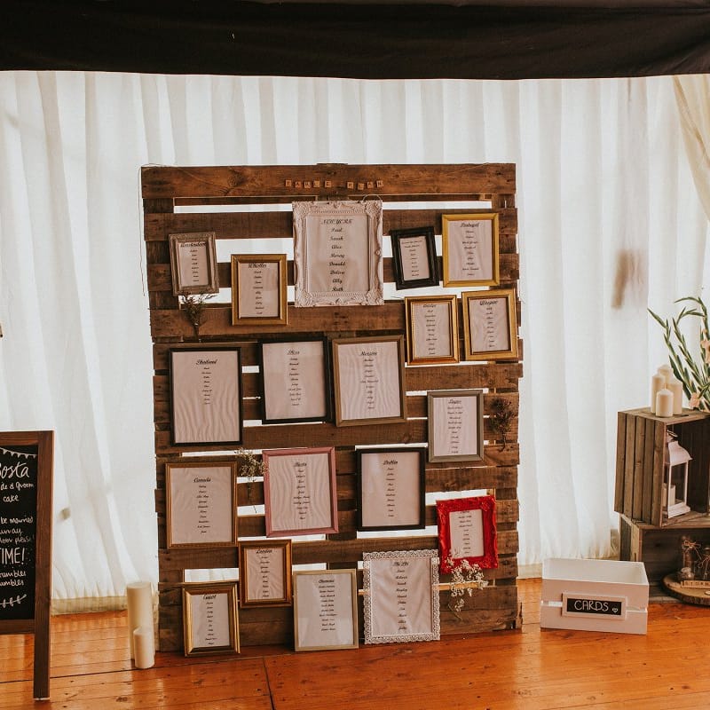 Wooden Palette & Vintage Frames Table Plan