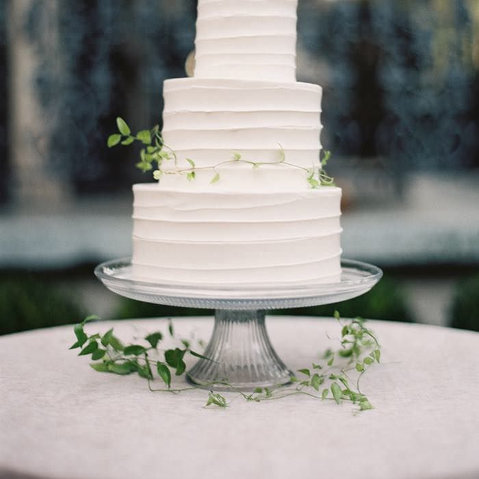 Buttercream Wedding Cake | Summer Styling Redefined | Image via <a href="https://www.oncewed.com" rel="noopener" target="_blank">Once Wed</a> | Cake by <a href="https://melissasfinepastries.com/" rel="noopener" target="_blank">Melissa's Fine Pastries</a>