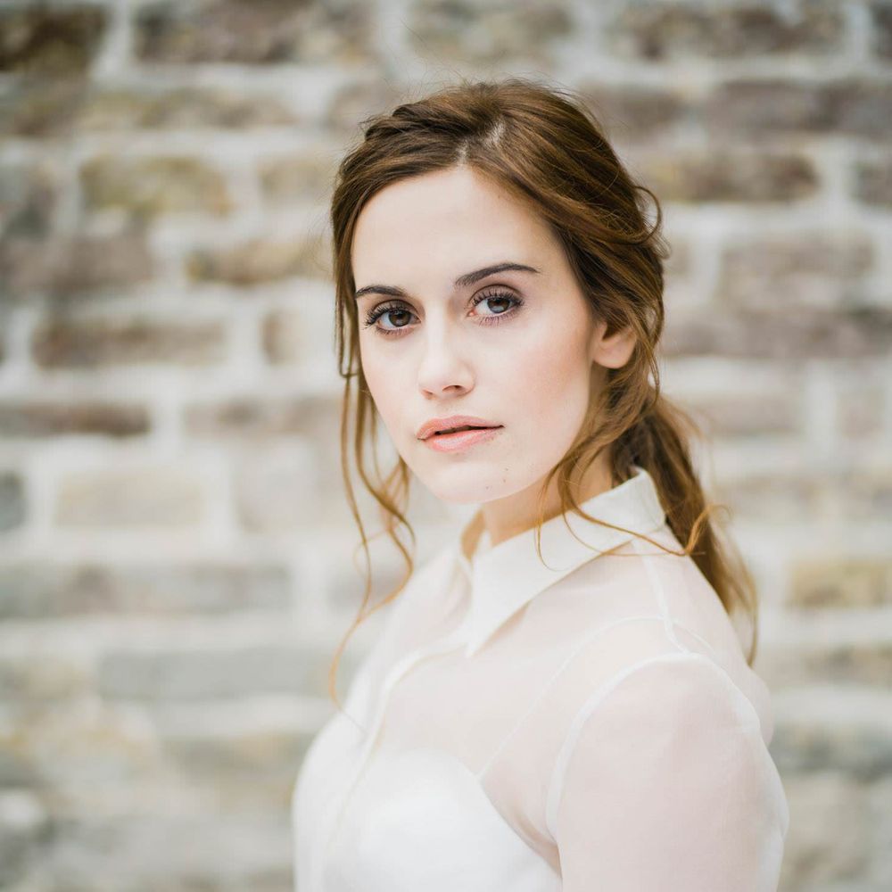 Classic Bridal Make Up | Summer Styling Reimagined | Bridal Make Up by <ahref="https://www.ellehitchens.co.uk/" rel="noopener" target="_blank”>Elle Hitchens</a> | Image by <ahref="https://www.johnbarwoodphotography.co.uk/ " rel="noopener" target="_blank”> John Barwood </a>