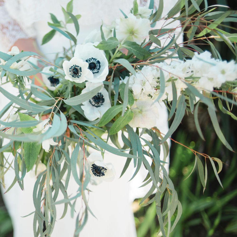 White and Green Wild Bouquet | Summer Styling Reimagined | Florals by <ahref="https://www.loulabelfloraldesign.com" rel="noopener" target="_blank”>Loulabel</a> | Image by <a href="https://www.wit photography.com/ " rel="noopener" target="_blank”>WIT Photography</a>