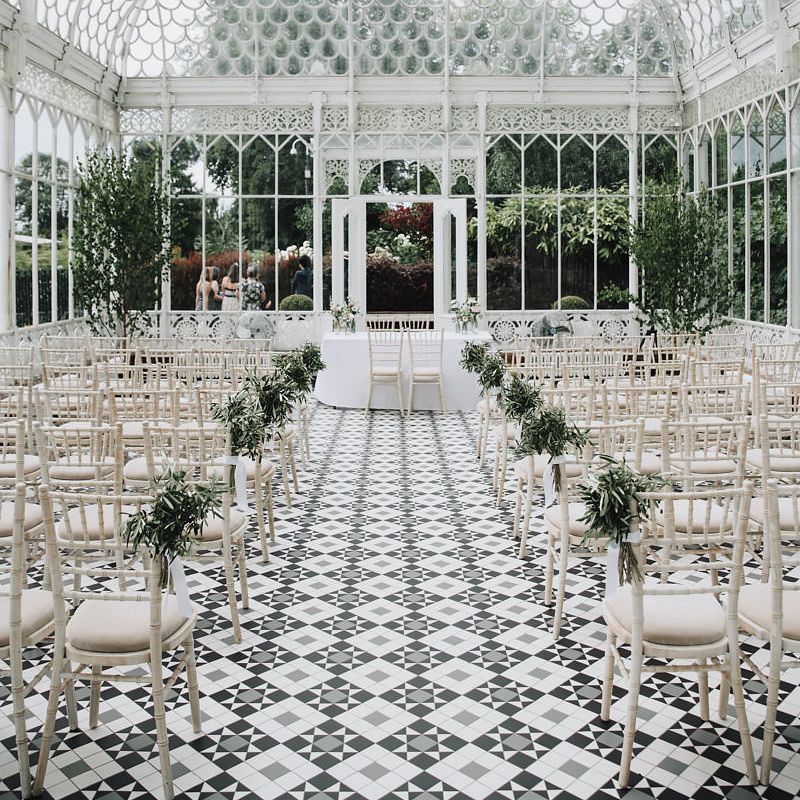 Aisle Style | Summer Styling Reimagined | Florals by <a href="https://joannetruby.co.uk/" rel="noopener" target="_blank”>Joanne Truby</a> | Image by <a href="https://kat hill.com/ " rel="noopener" target="_blank”>Kat Hill Photography</a>