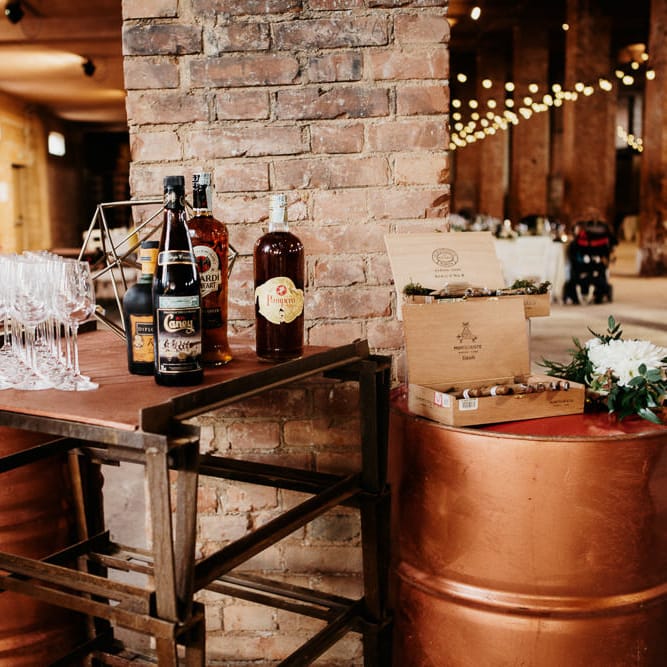 Cigar & Whiskey Station | That Day Wedding Planner | Carla Penoncelli Photography