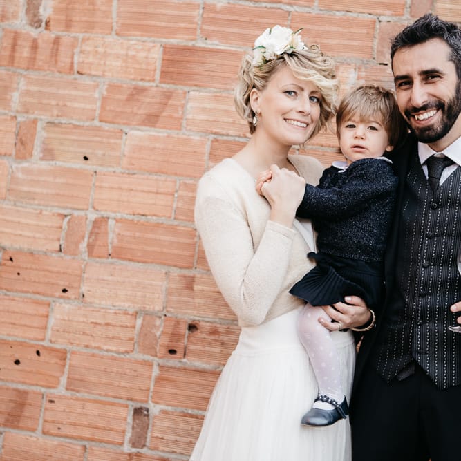 Family Portrait | Bride in Rembo Styling Dress & Groom | That Day Wedding Planner | Carla Penoncelli Photography