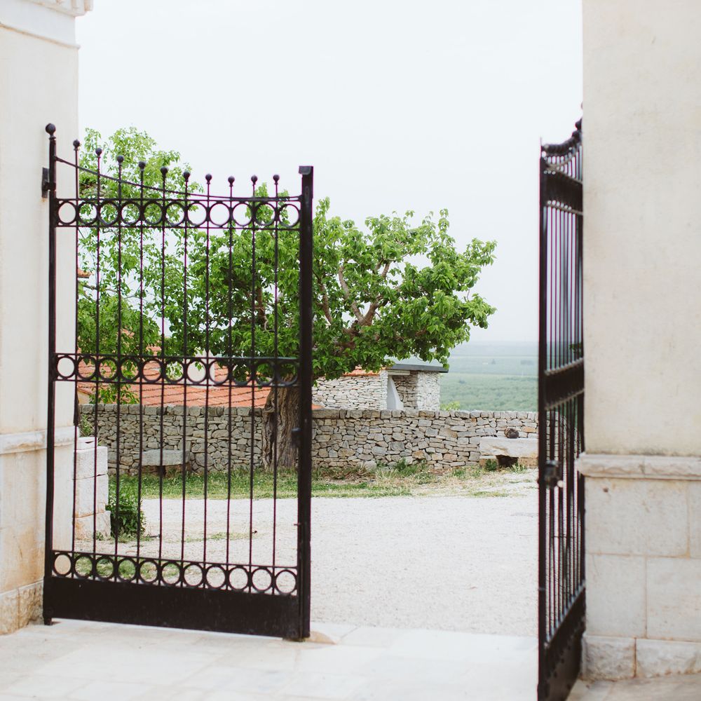 Natural Wedding Inspiration in the Apulian Karst Lands | Cristina Firotto Event Design | Valentina Oprandi Photography