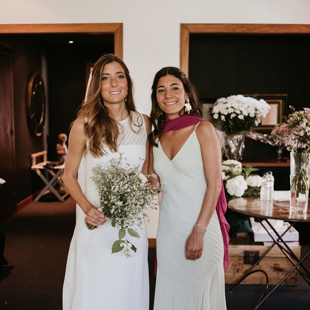 Wedding Morning Bridal Preparations | Bride in Teresa Helbig Wedding Dress | Authentic Spanish Wedding at Masia Ribas, Barcelona | Sara Lobla Photography