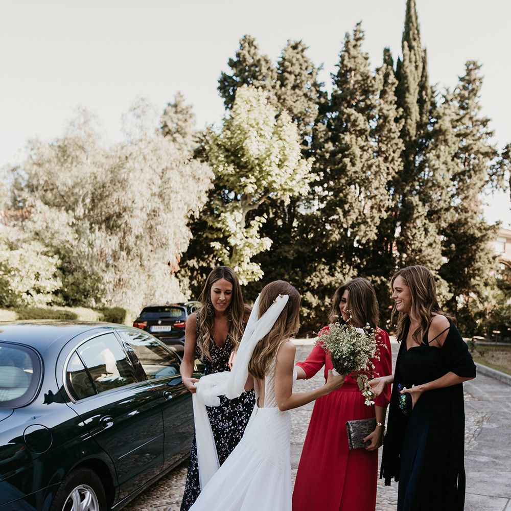 Bridal Entrance in Simple &amp; Elegant Teresa Helbig Wedding Dress  | Authentic Spanish Wedding at Masia Ribas, Barcelona | Sara Lobla Photography